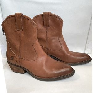 Women’s Born leather boot 7.5M